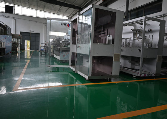 Купить Автоматическая система упаковки клейких пластырей для фармацевтических мазей 100-300 пластырей в минуту Сертифицированный дизайн GMP онлайн изготовление