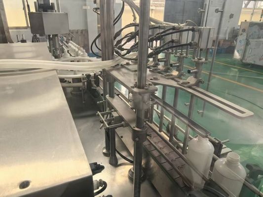 Автоматическая машина для наполнения и укупорки полиуретанового клея (5-50 мл)Дозирование сервопоршнем высокой вязкости с защитой от натягивания и отверждения влаги