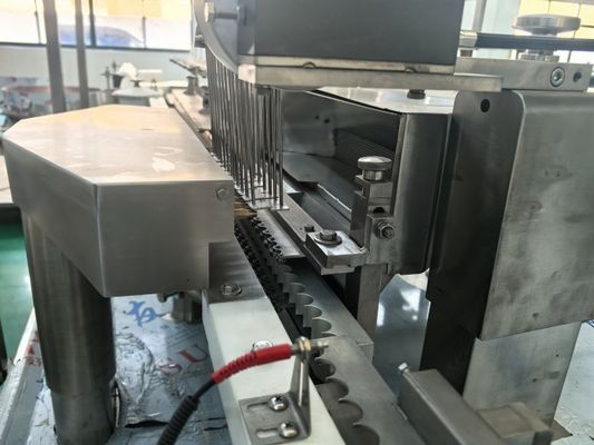 Стерильная машина для заполнения флакона, автоматизированный наполнитель флакона LYGZ-6/8/10 (2000-3500 BPH) для пероральных жидкостей, сывороток и тонеров